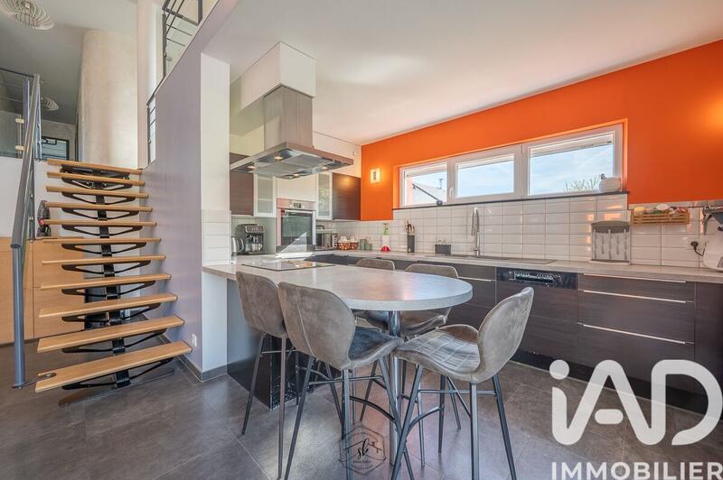 Maison - 191 m² - 7 pièces