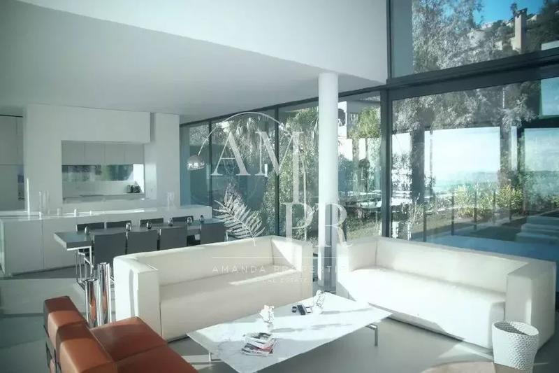 Villa - 220 m² - 6 pièces