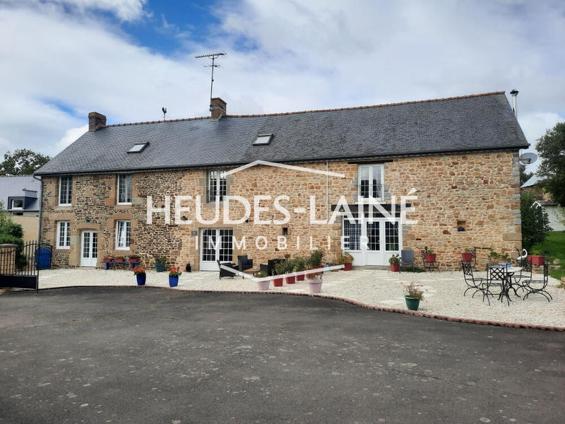 Maison - 330 m² - 10 pièces