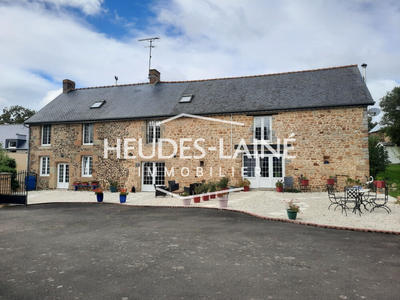 Maison - 330 m² - 10 pièces