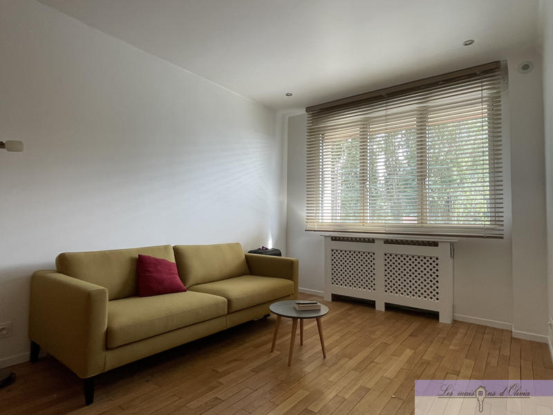 Maison - 230 m² - 9 pièces