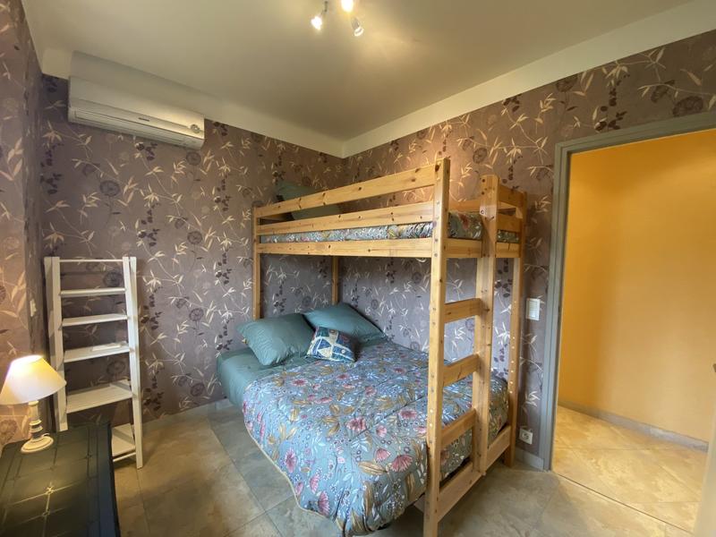 Villa - 243 m² - 9 pièces