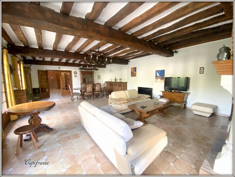 Maison - 255 m² - 6 pièces