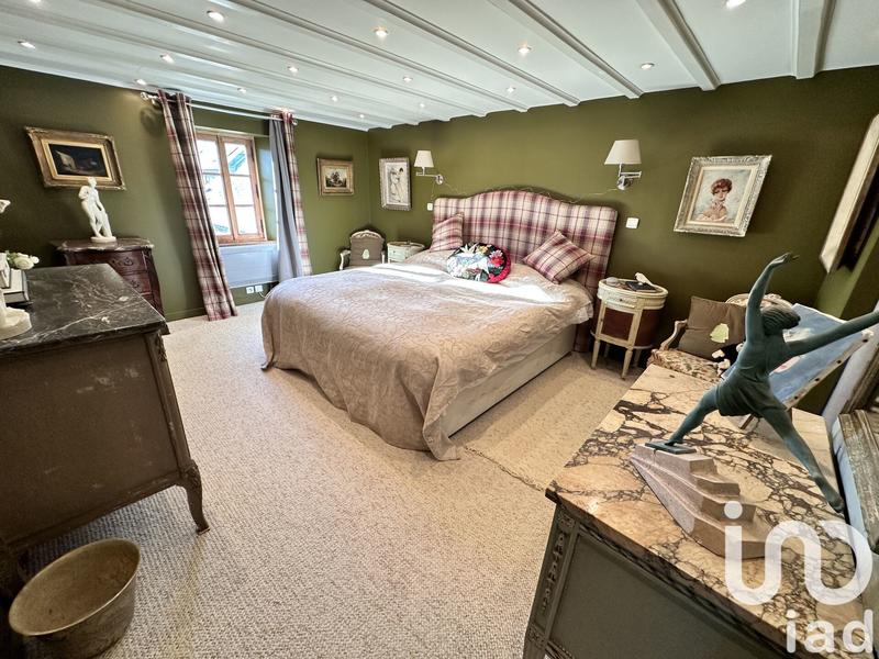 Maison - 277 m² - 8 pièces