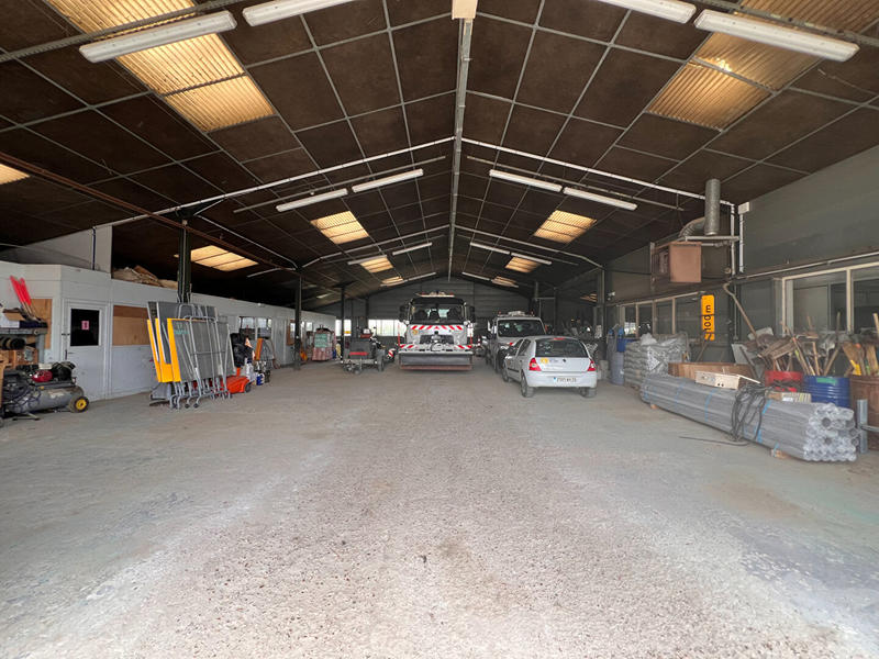 Local d'activité / Entrepôt - 750 m² - 5 pièces