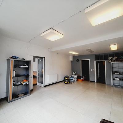 Local commercial - 369 m²