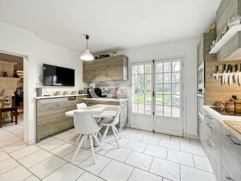 Maison - 231 m² - 8 pièces