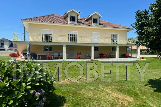 Maison - 180 m² - 6 pièces