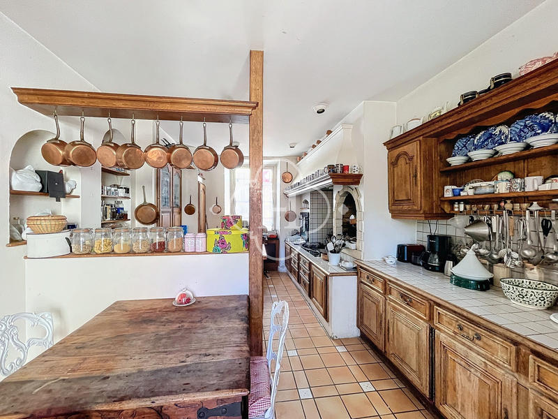 Maison ancienne - 316 m² - 8 pièces