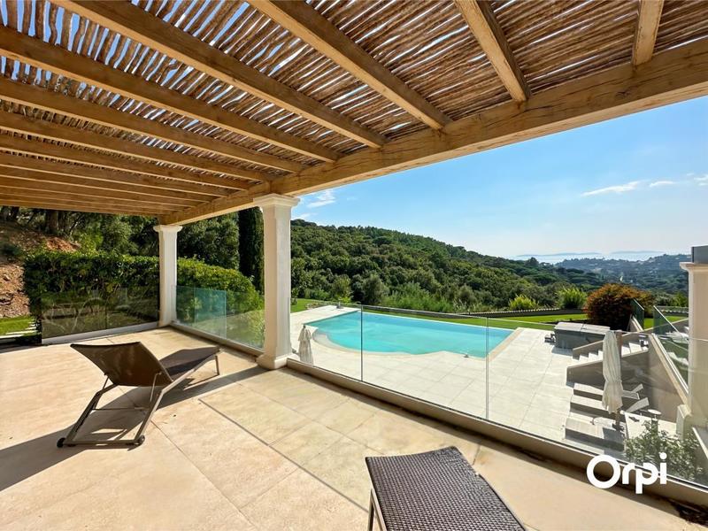 Maison - 373 m² - 6 pièces