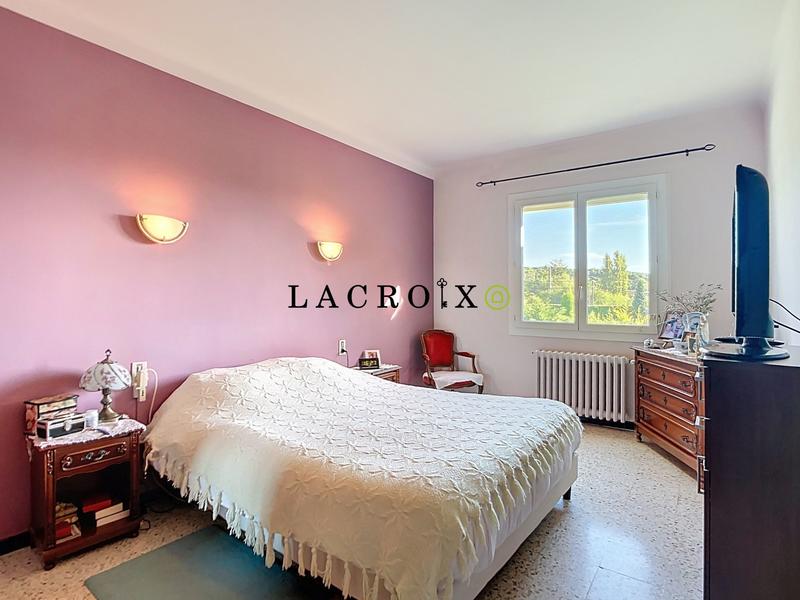 Maison - 220 m² - 8 pièces