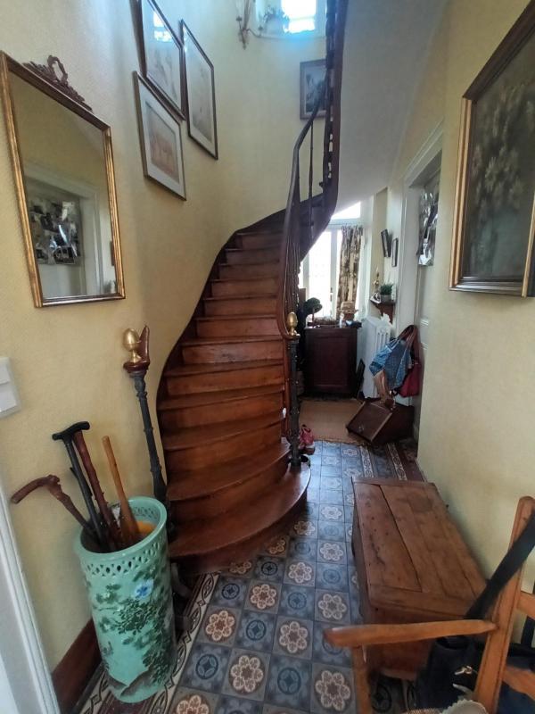 Maison - 170 m² - 9 pièces