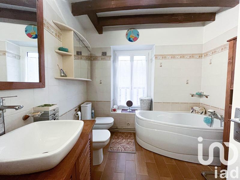 Maison - 279 m² - 10 pièces