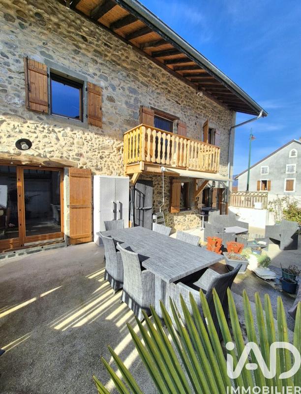 Maison de village - 141 m² - 7 pièces