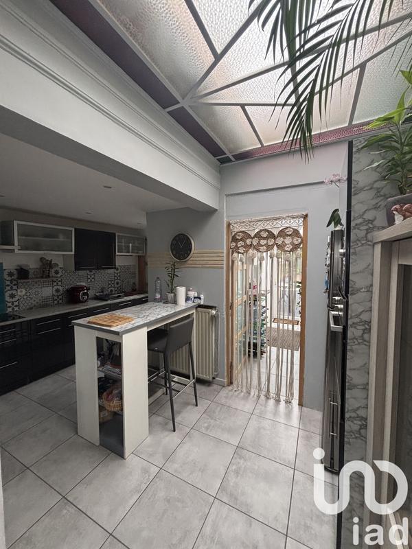 Maison - 90 m² - 5 pièces