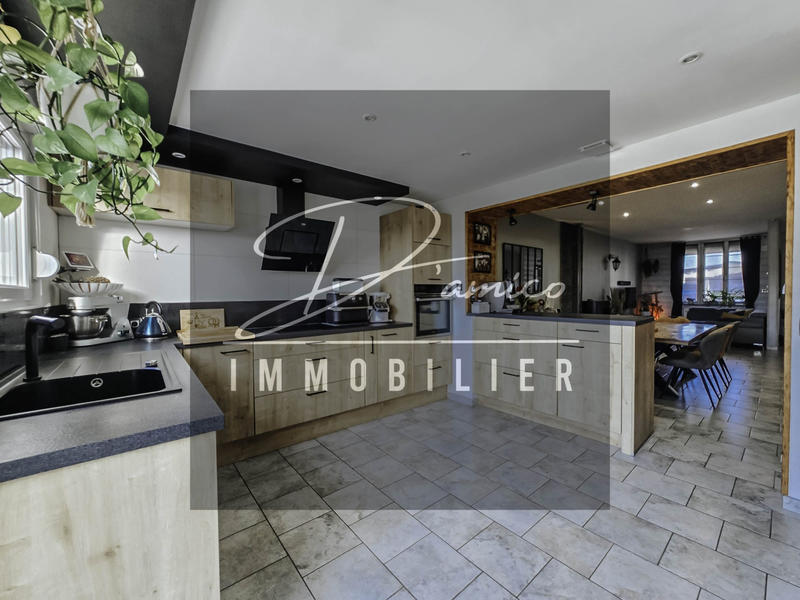 Maison - 104 m² - 7 pièces