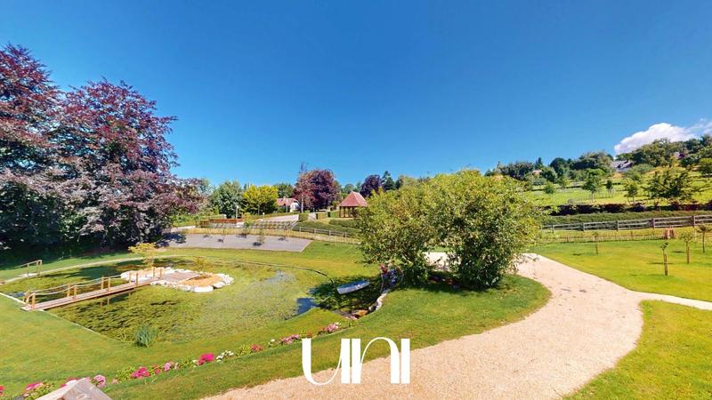 Maison - 205 m² - 7 pièces