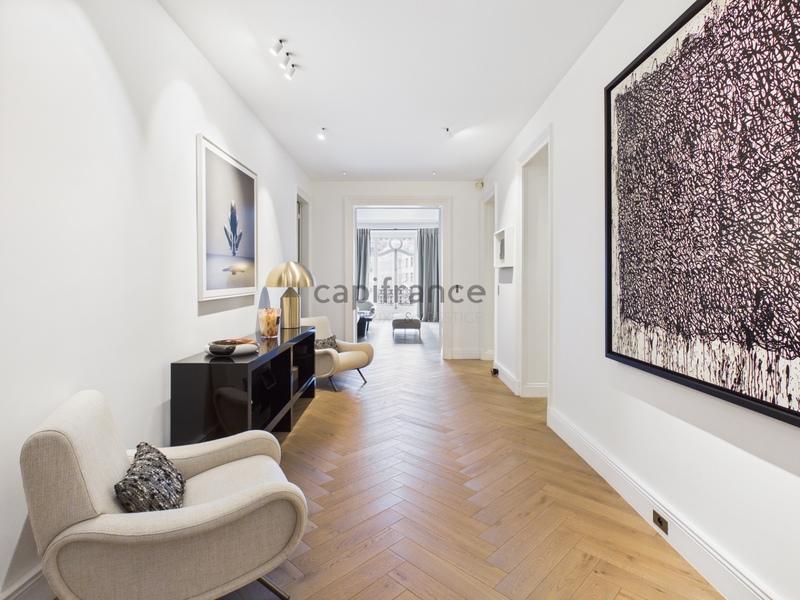 Appartement bourgeois - 269 m² - 6 pièces