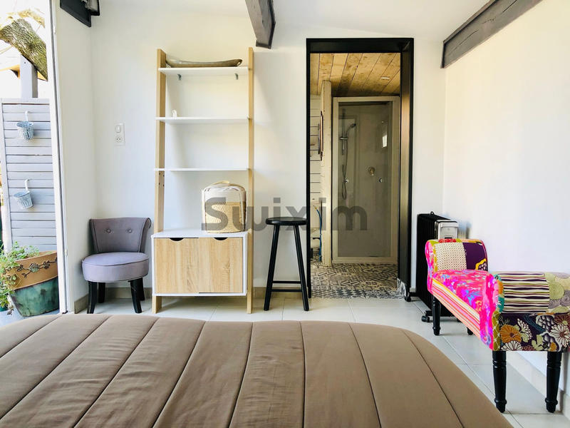 Propriété - 302 m² - 10 pièces