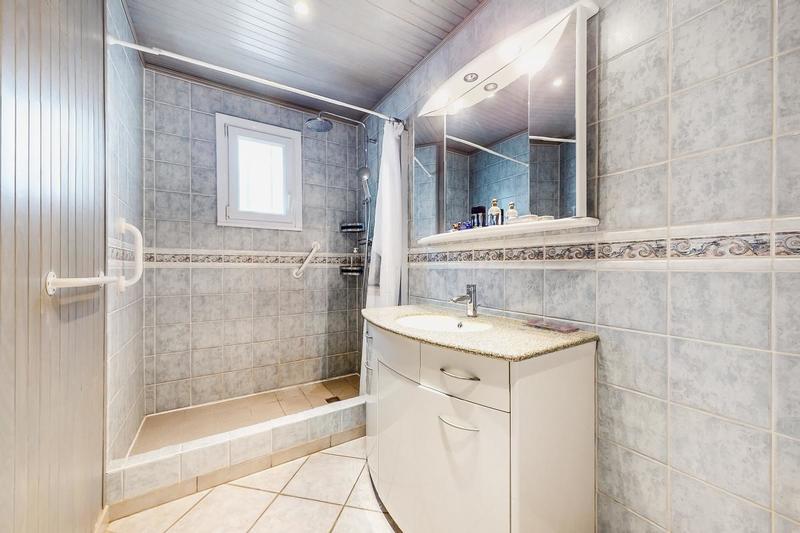 Maison - 180 m² - 6 pièces