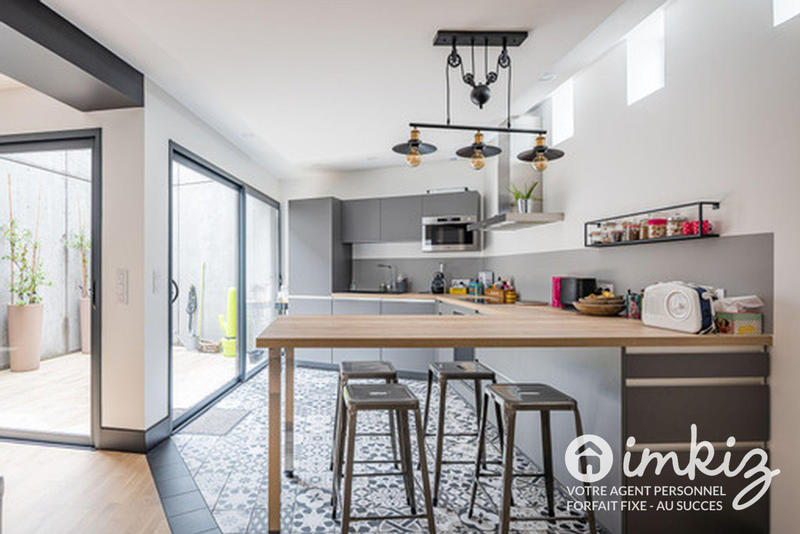 Maison - 177 m² - 7 pièces