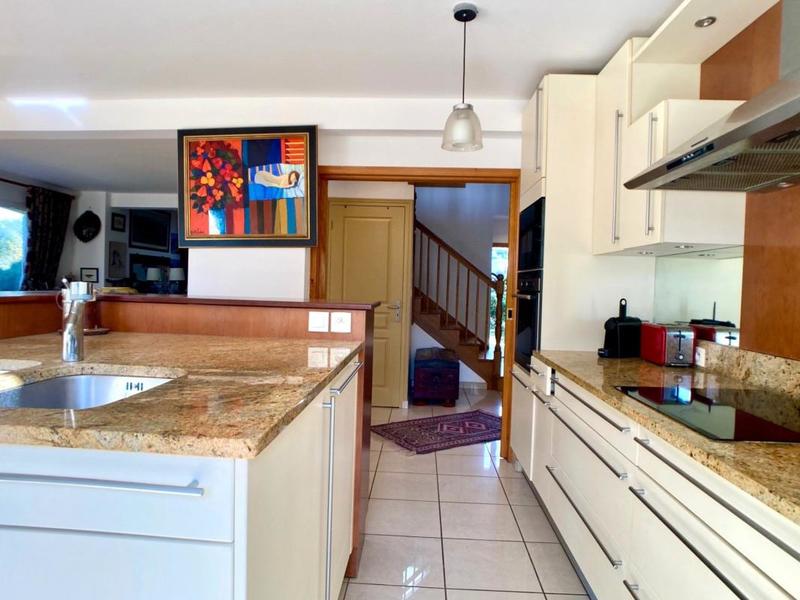 Maison - 158 m² - 7 pièces