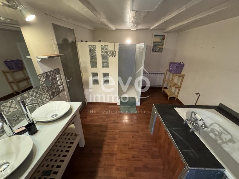 Maison - 190 m² - 9 pièces