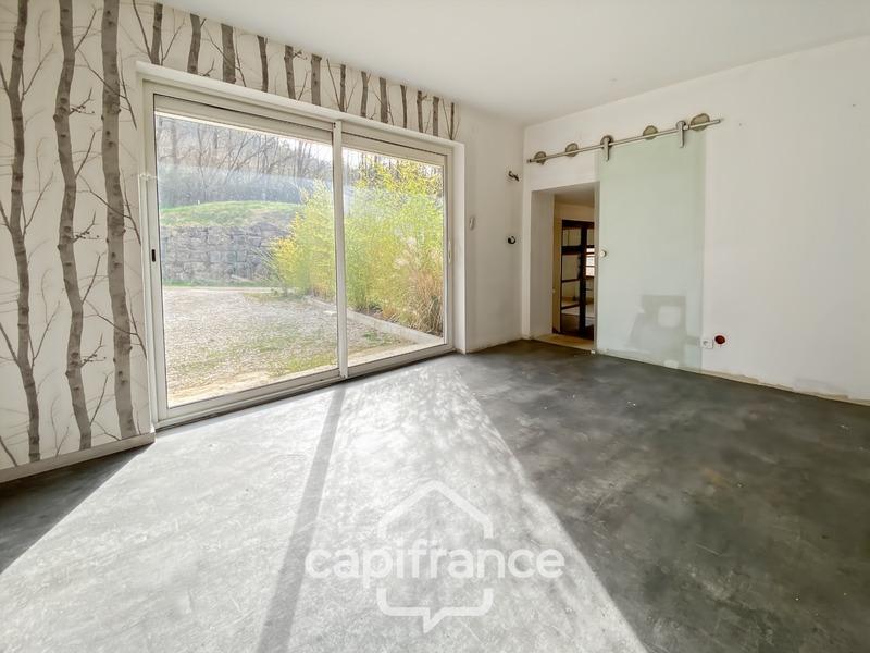 Maison - 220 m² - 8 pièces