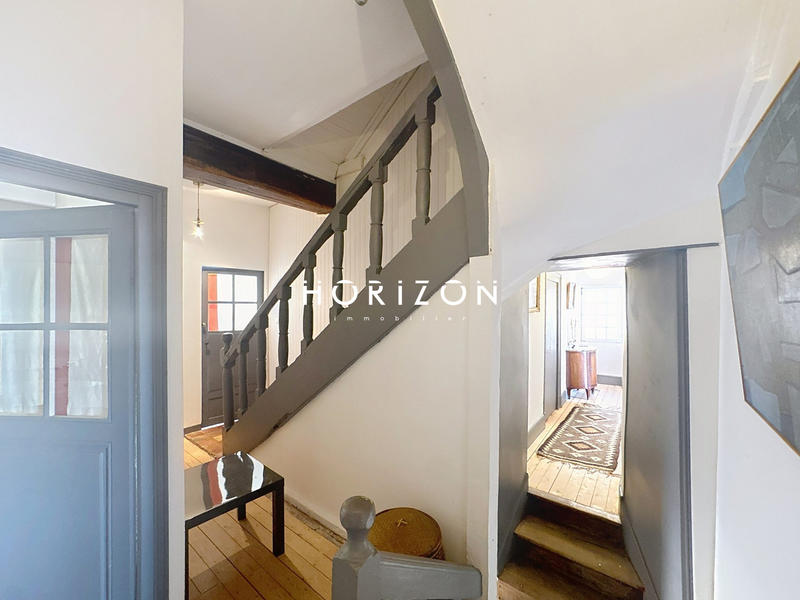 Maison ancienne - 266 m² - 10 pièces