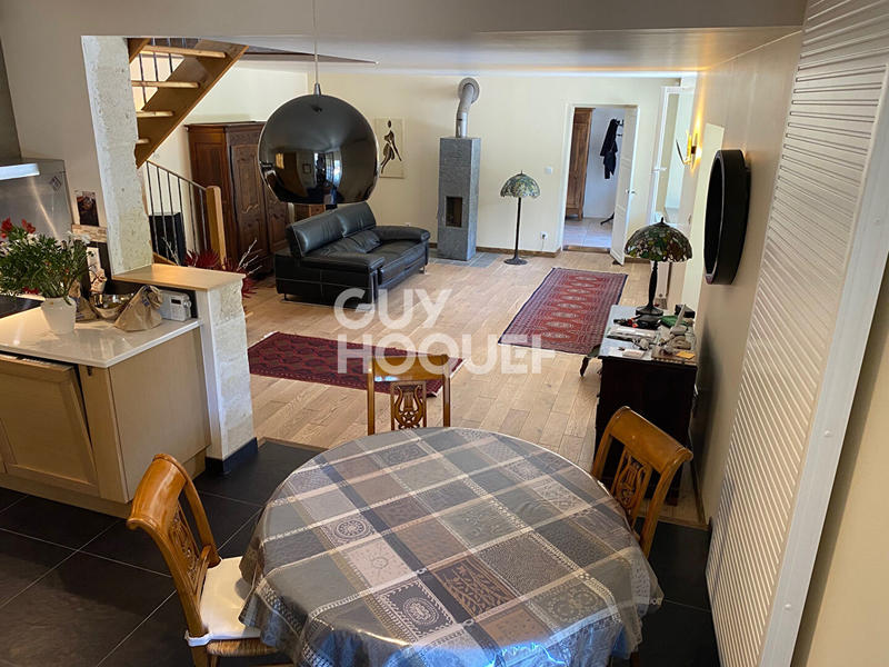 Maison - 215 m² - 8 pièces