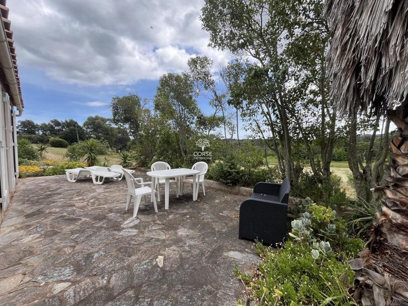 Maison - 250 m² - 9 pièces