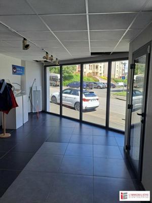 Local commercial - 413 m²