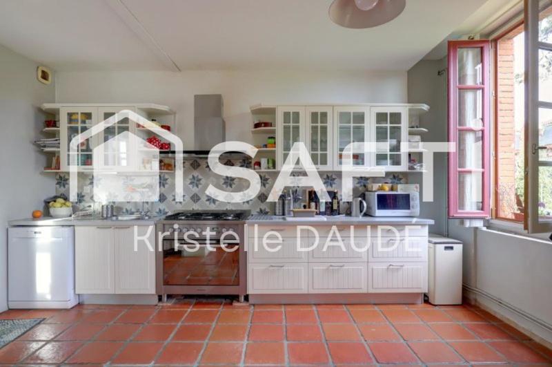 Maison - 302 m² - 7 pièces