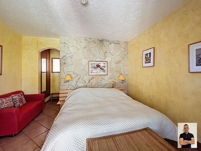 Maison - 205 m² - 5 pièces