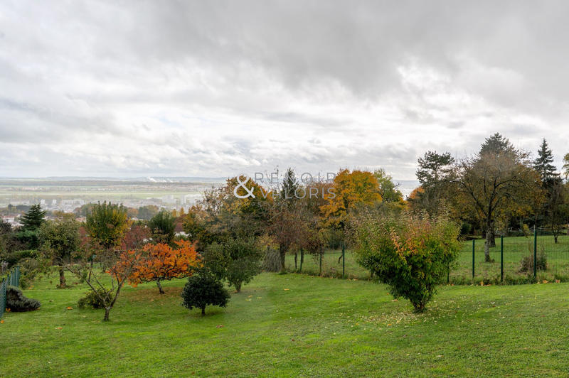 Maison - 320 m² - 7 pièces