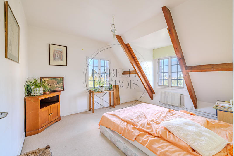 Maison - 160 m² - 8 pièces