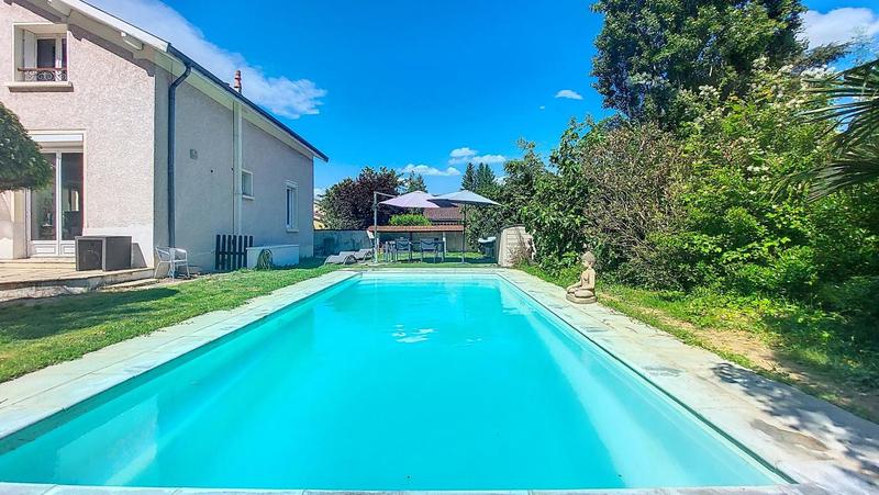 Maison - 160 m² - 5 pièces