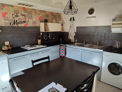 Maison - 90 m² - 5 pièces