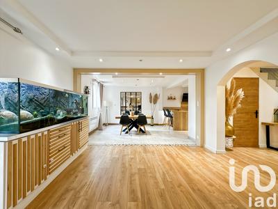Maison - 180 m² - 7 pièces