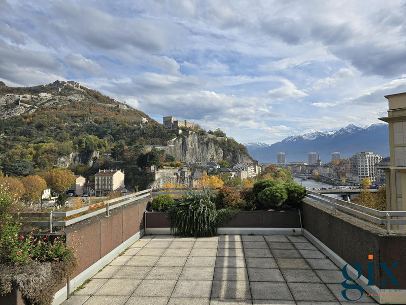 Duplex - 157 m² - 5 pièces