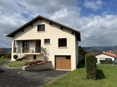 Maison - 110 m² - 10 pièces