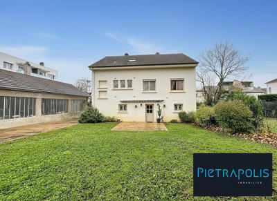 Maison - 196 m² - 7 pièces