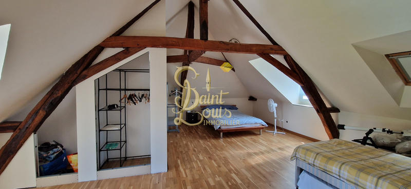 Maison - 300 m² - 8 pièces