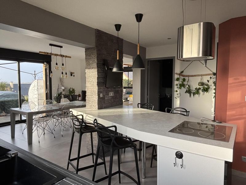 Maison - 200 m² - 7 pièces