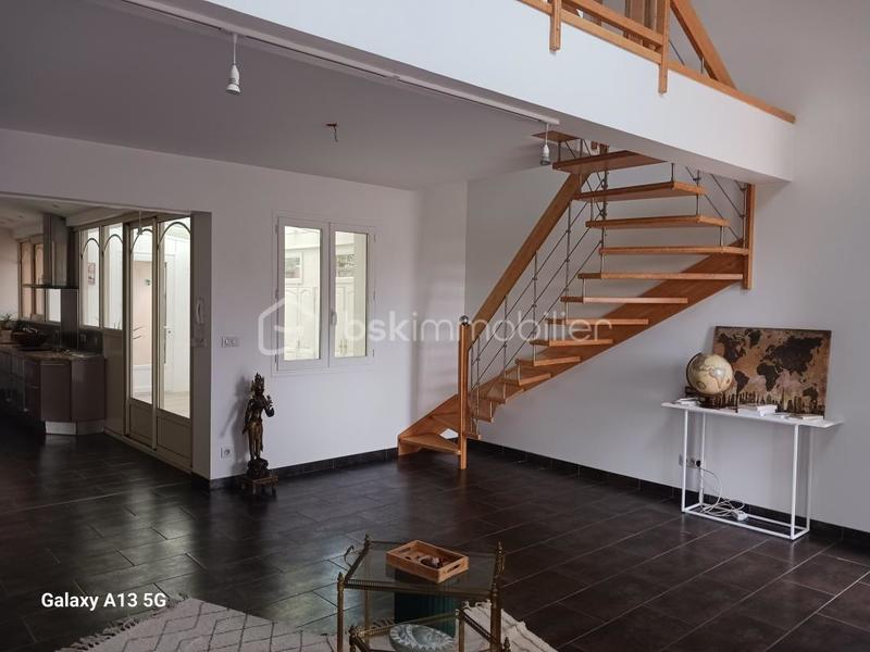 Demeure - 271 m² - 8 pièces