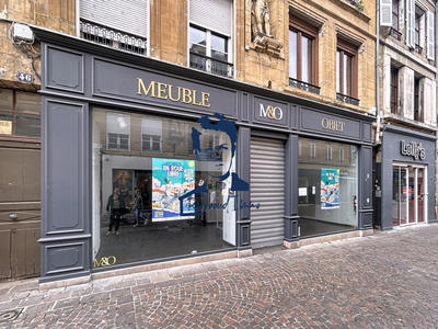 Local d'activités - 445 m²