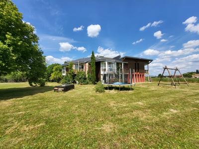Maison - 320 m² - 11 pièces