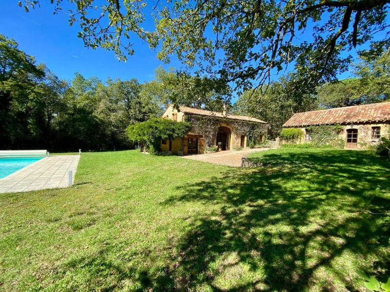 Propriété - 105 m² - 4 pièces