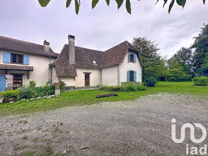 Maison - 313 m² - 15 pièces