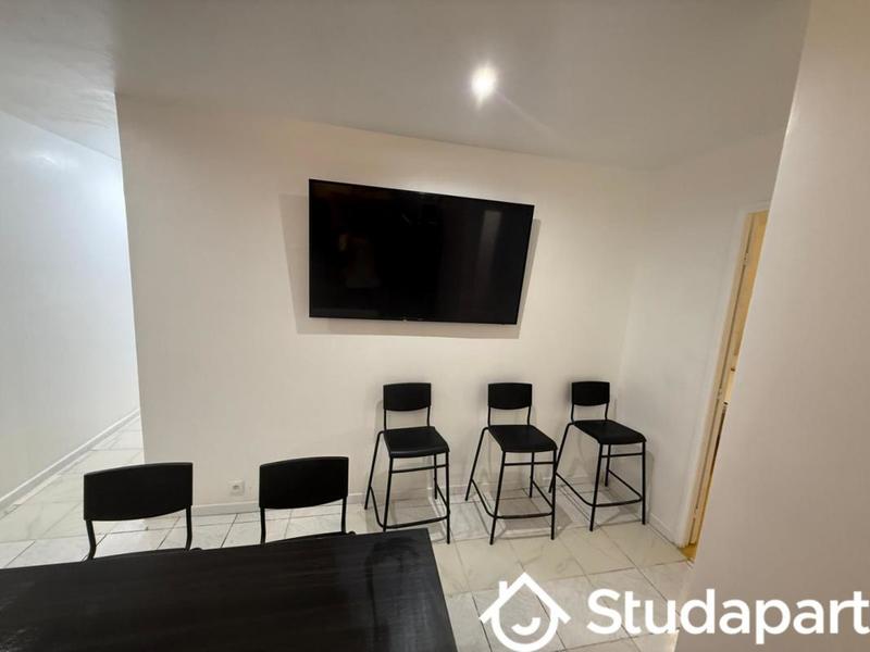 Chambre - 9 m² - 1 pièce